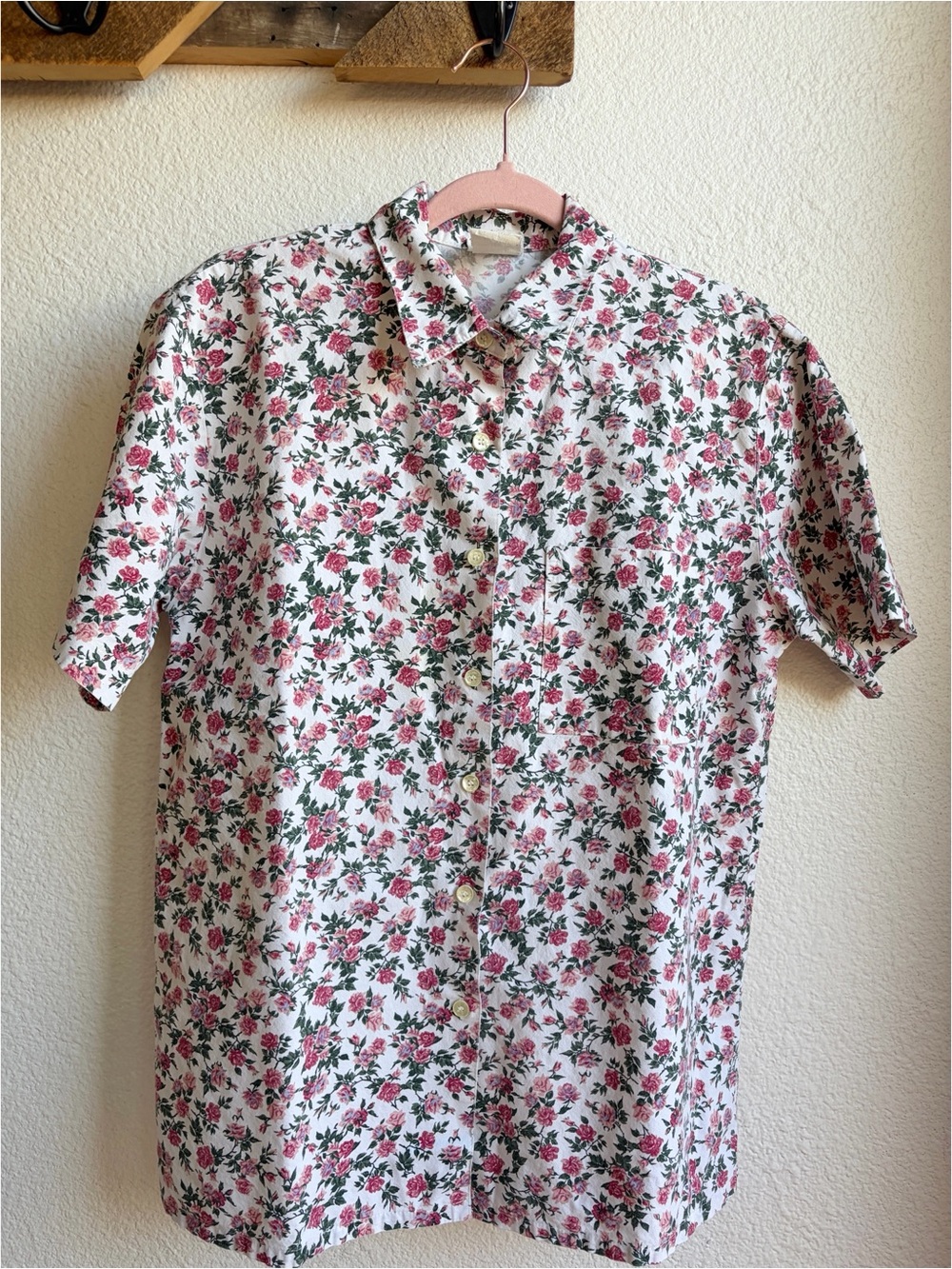 Vintage 90’s Pink Floral Cotton Short Sleeve Button Down Medium